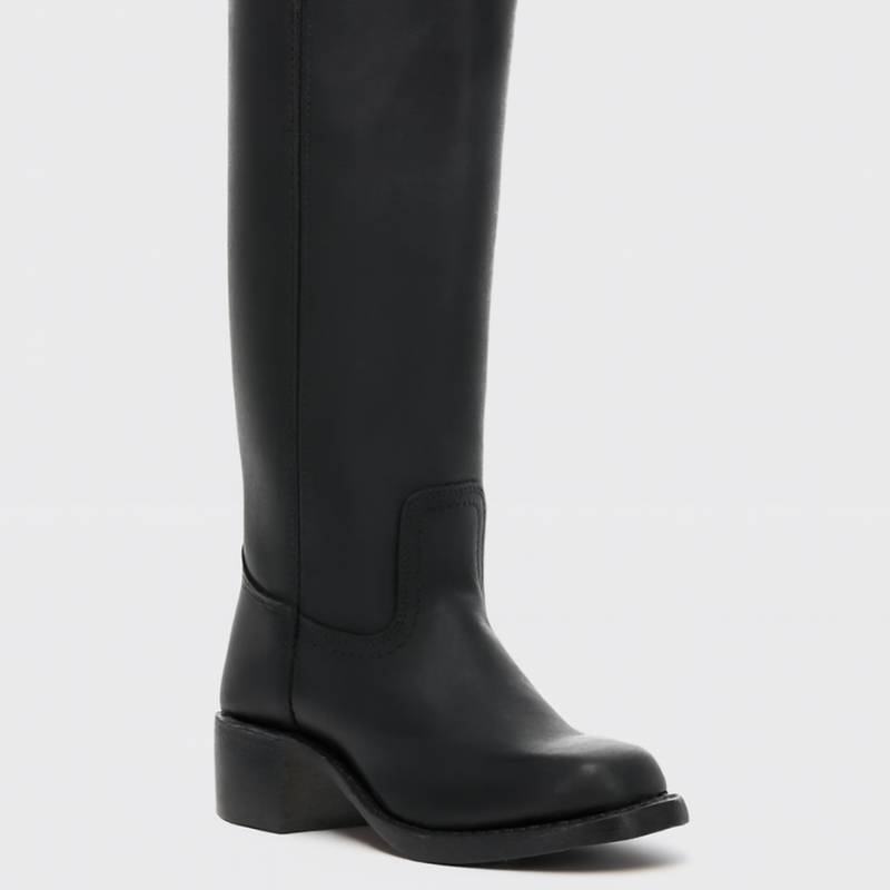 Cora – Knöchelhohe Stiefel mit Blockabsatz und Rundspitze