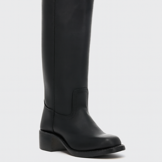 Cora – Knöchelhohe Stiefel mit Blockabsatz und Rundspitze