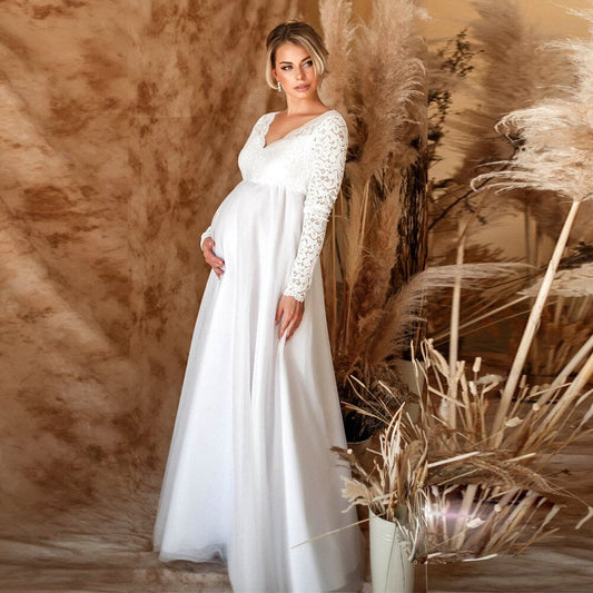 Amara – Spitzen-Maxikleid mit tailliertem Oberteil und ausgestelltem Saum