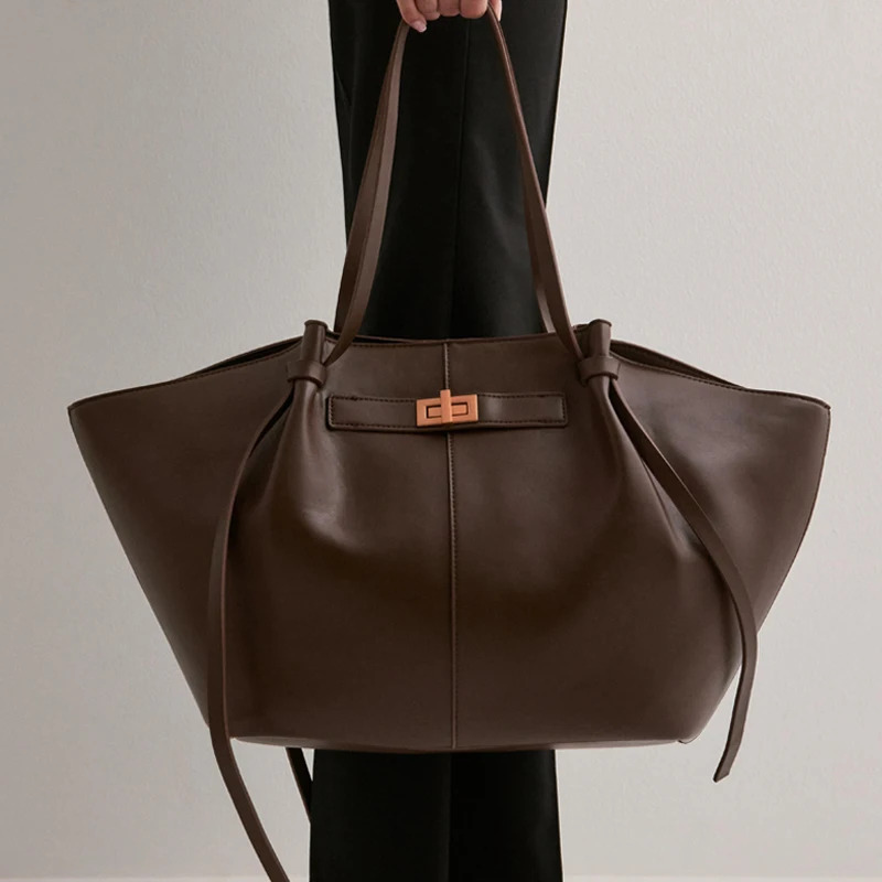 Velmira – Moderne Schultertasche mit Metallverschluss