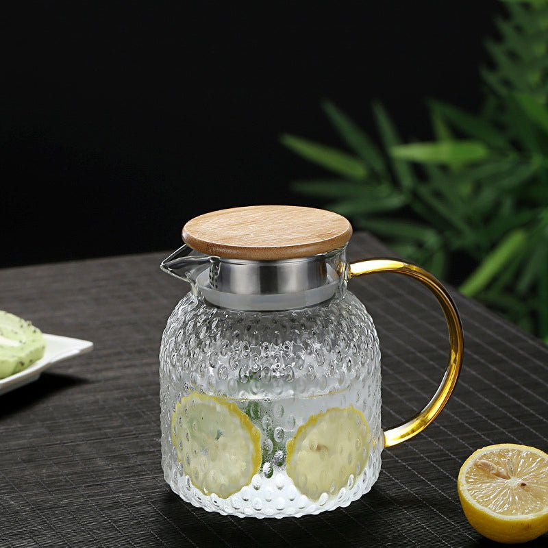 VeraGlass – Strukturierte Glaskaraffe mit Bambusdeckel