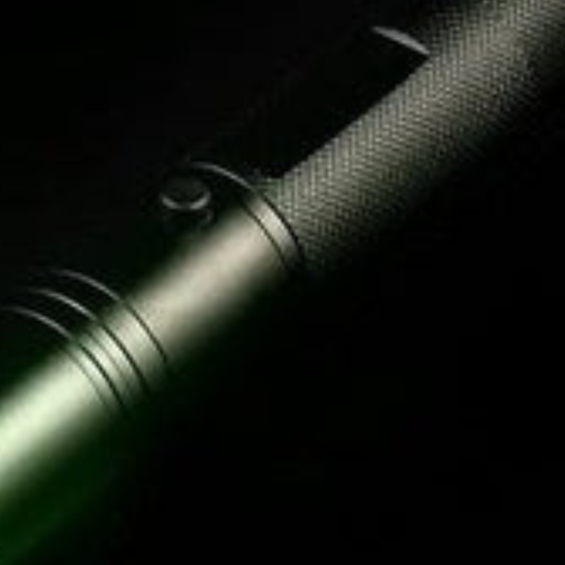 Lena – Handgehaltener Laserpointer mit einstellbarem Fokus