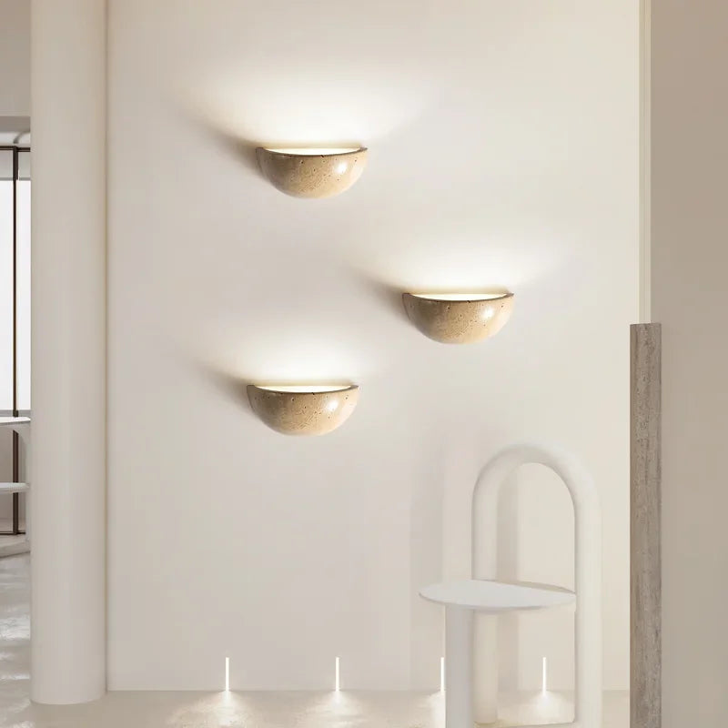 StoneGlow – LED-Wandleuchte mit stein-inspiriertem Design