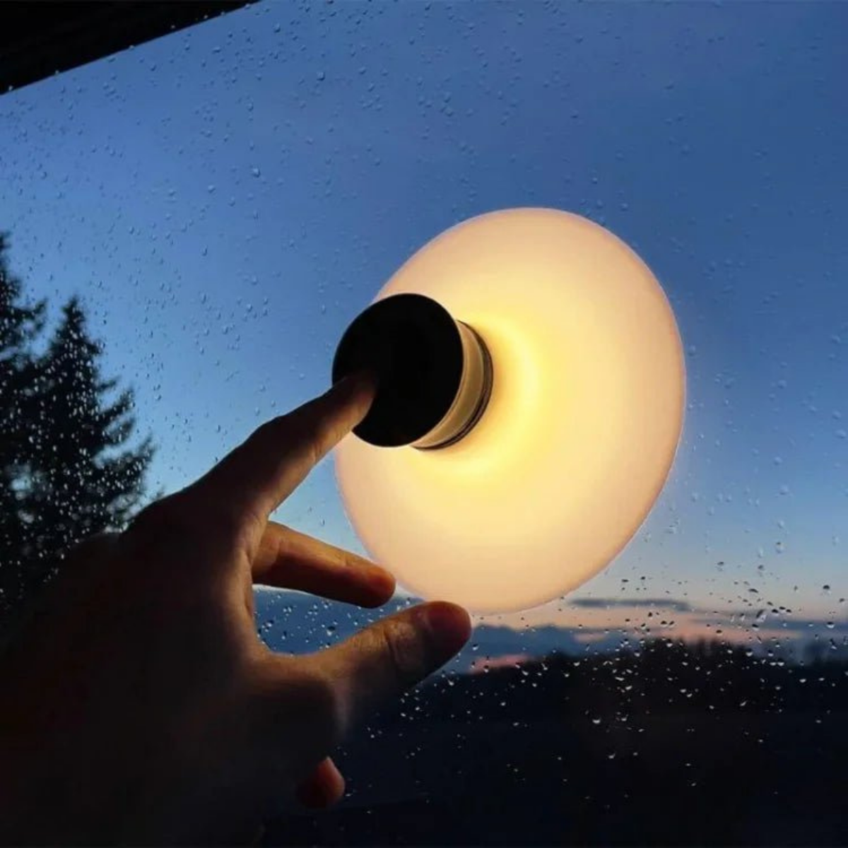 LiteGrip – Stilvolle LED-Leuchte mit Saugnapf-Design