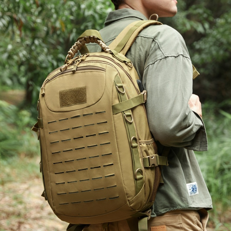 TactForge – 30L Taktischer Rucksack mit Brustgurt-Design