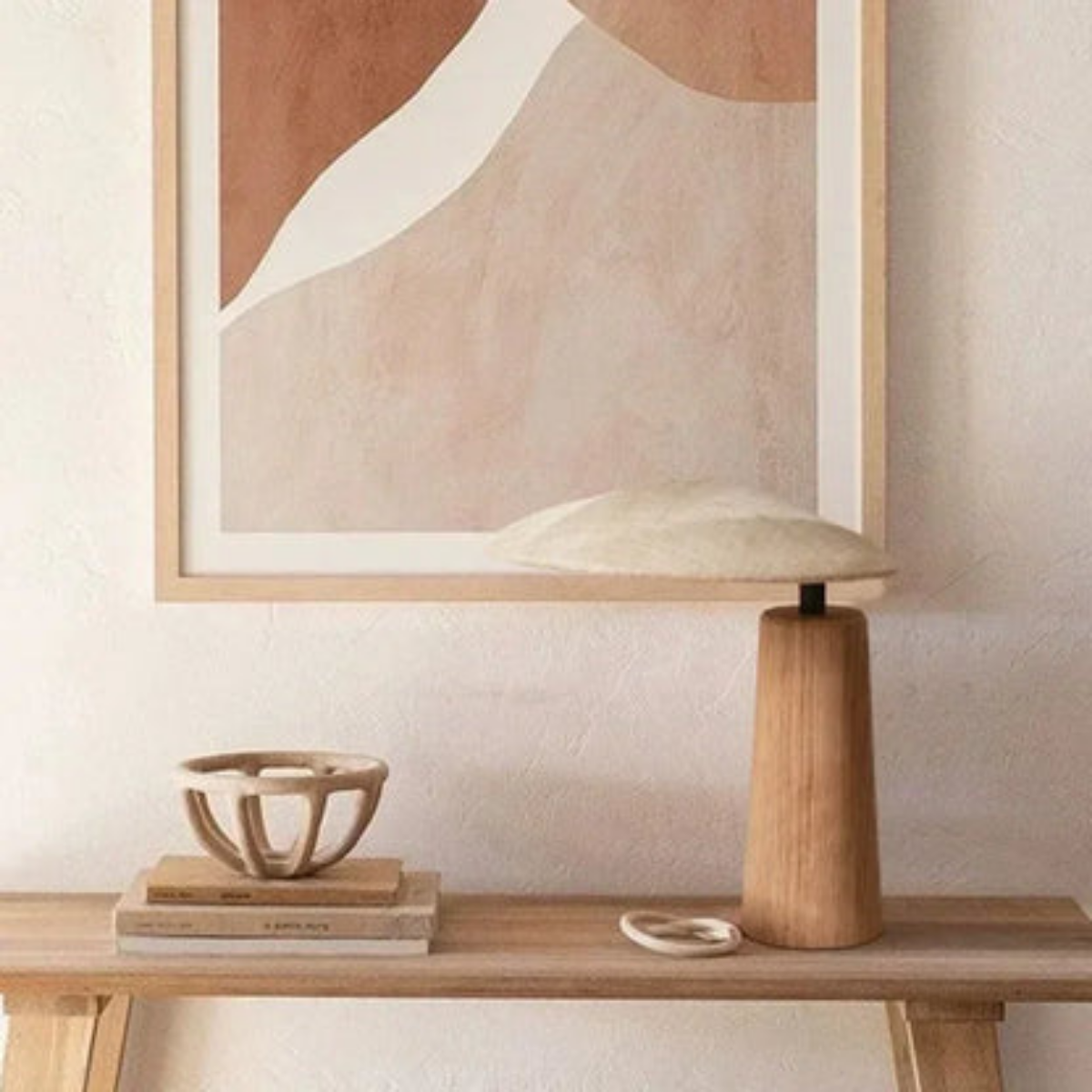WoodLoom – Schreibtischlampe mit rechteckigem Sockel und aufrechtem Schirmhalter