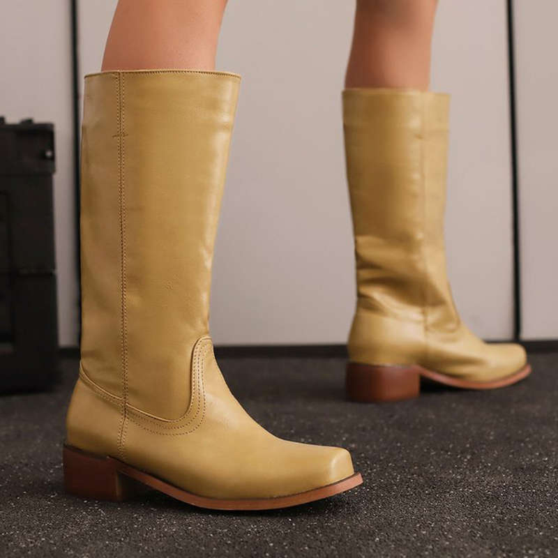 Cora – Knöchelhohe Stiefel mit Blockabsatz und Rundspitze