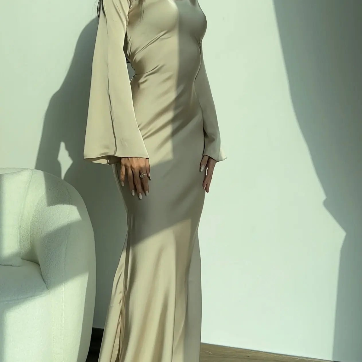 Sophie – Langärmeliges Maxikleid mit fließender Silhouette