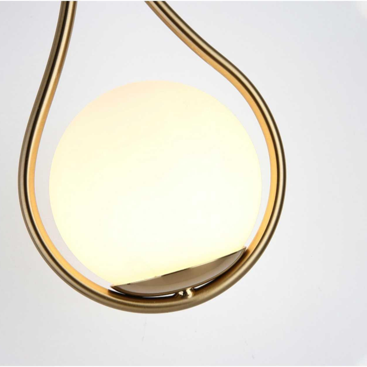 LumiNest – Moderne Wandleuchte mit klarem Rahmendesign