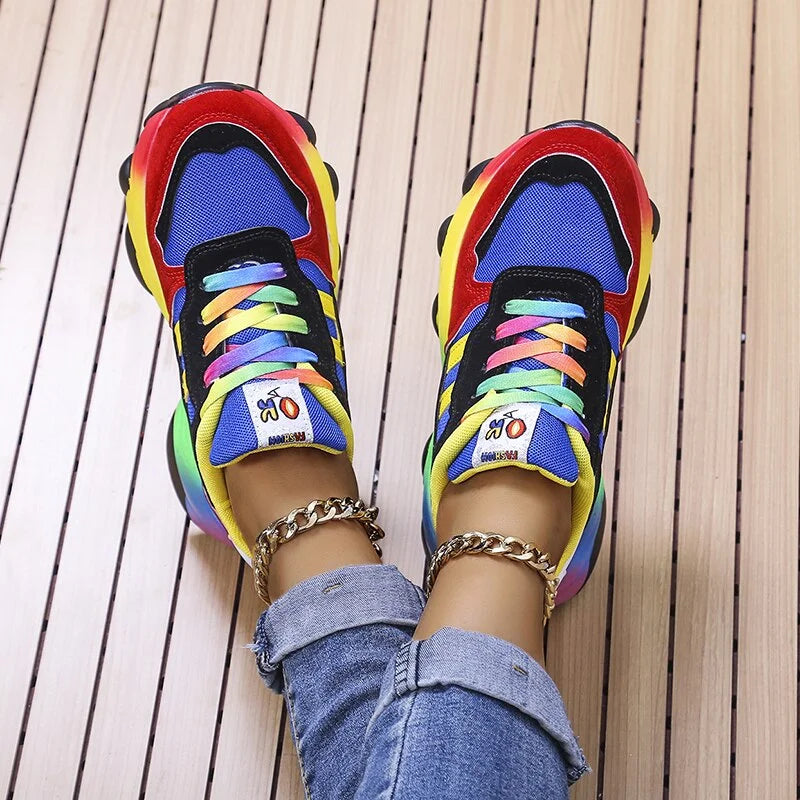 Aurora – Lässige Schnür-Sneaker mit Regenbogen-Sohle