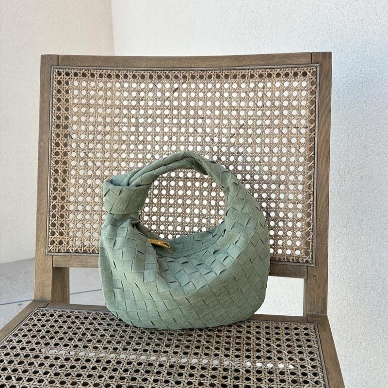 Elora – Mini-Suede-Tasche mit geflochtenem Knotendesign