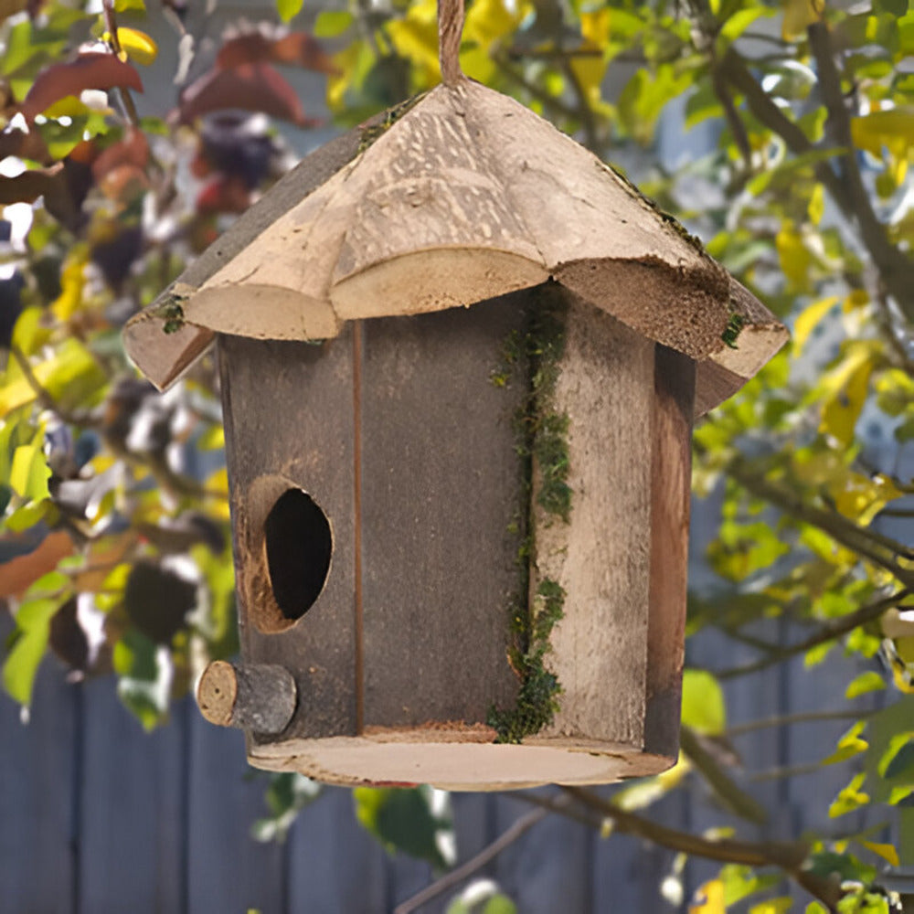 NestHaven – Vogelhaus aus Holz mit rustikalem Rahmen