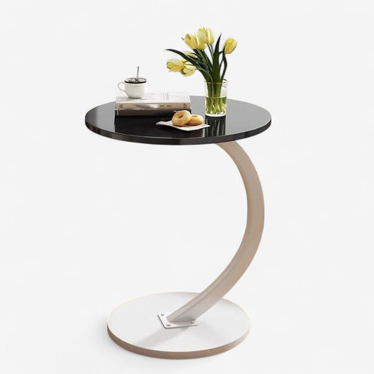 TableNest – Kleiner Couchtisch mit kompaktem Runddesign