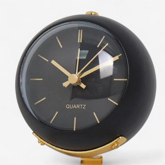 TimeNest – Minimalistische Weckeruhr mit geräuschlosem Quarzwerk