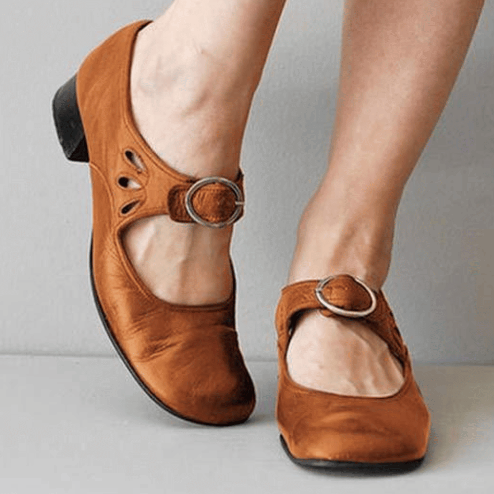Isla – High Heels mit Rundspitze und Schnallendetail