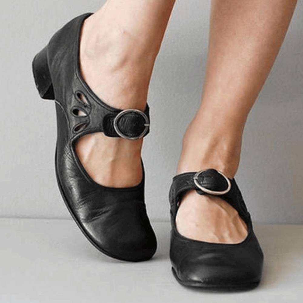 Isla – High Heels mit Rundspitze und Schnallendetail