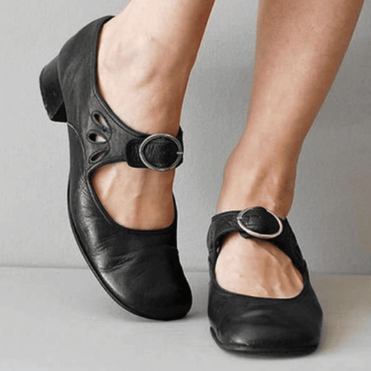 Isla – High Heels mit Rundspitze und Schnallendetail