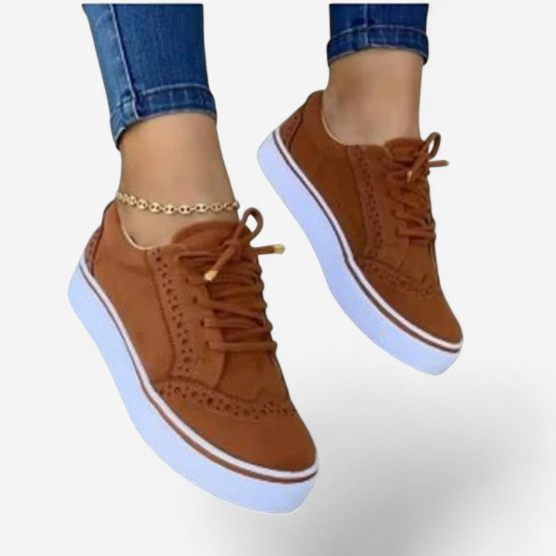 Liora – Moderne Ballerinas mit runder Zehenpartie und Schnürdesign