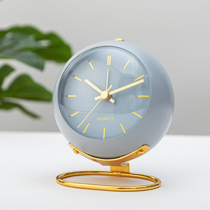 TimeNest – Minimalistische Weckeruhr mit geräuschlosem Quarzwerk