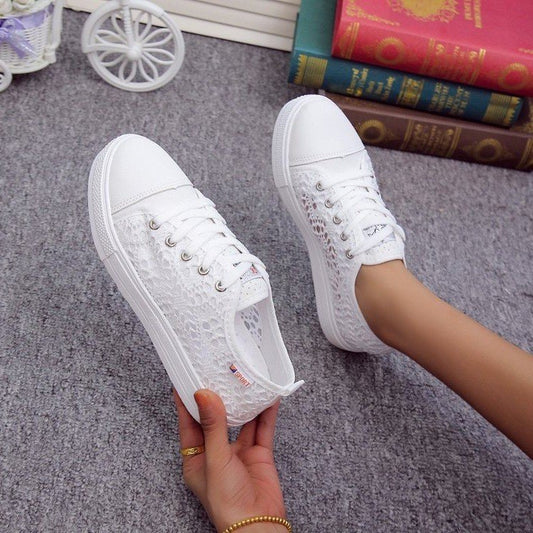 Alina – Niedrig geschnittene Sneakers mit Seitendetails