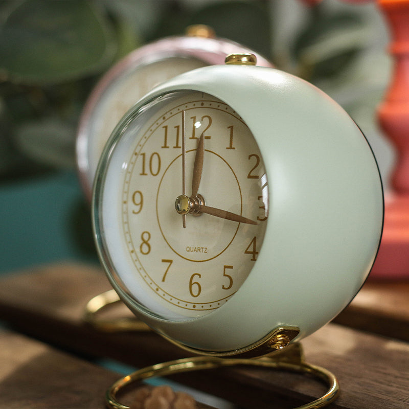 TimeNest – Minimalistische Weckeruhr mit geräuschlosem Quarzwerk