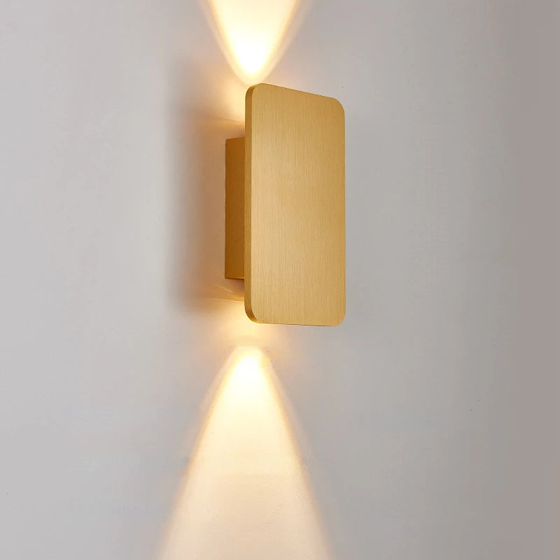 GlowEdge – Minimalistische LED-Wandleuchte mit rechteckigem Design