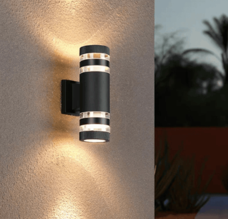 LumiVault – Außenwandleuchte mit rechteckigem Rahmen