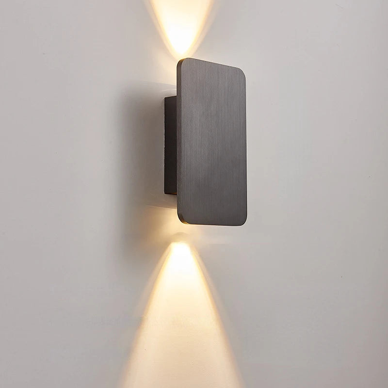 GlowEdge – Minimalistische LED-Wandleuchte mit rechteckigem Design