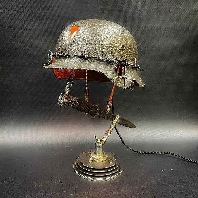 HelmetGlow – Helm-Lampe aus Kunstharz für dekorative Beleuchtung