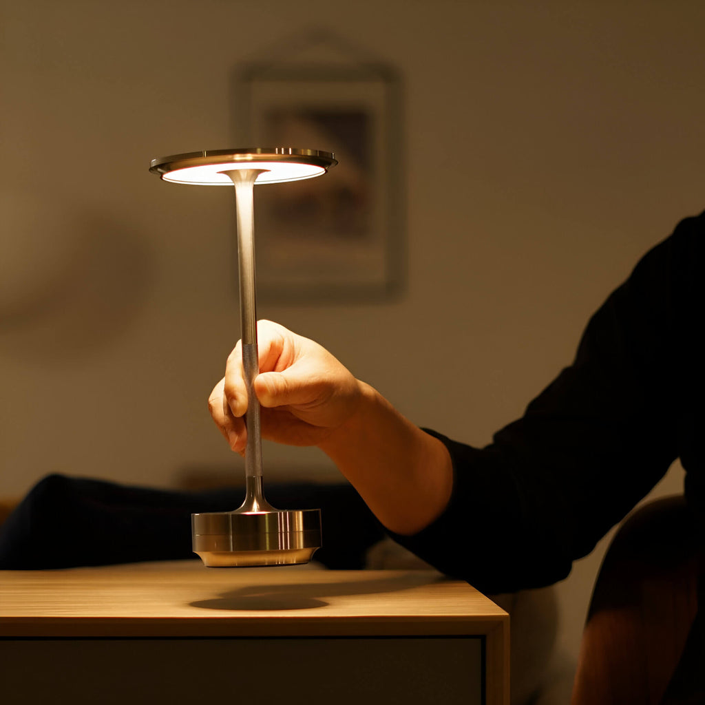 AmberGlow – Moderne kabellose wiederaufladbare Tischlampe