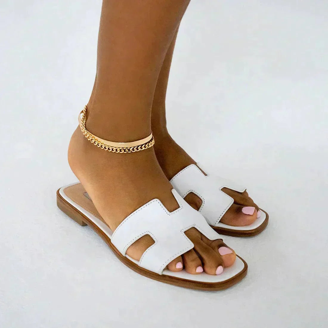 Eva – Flache Slip On Pantoffeln mit Durchbrochene Details
