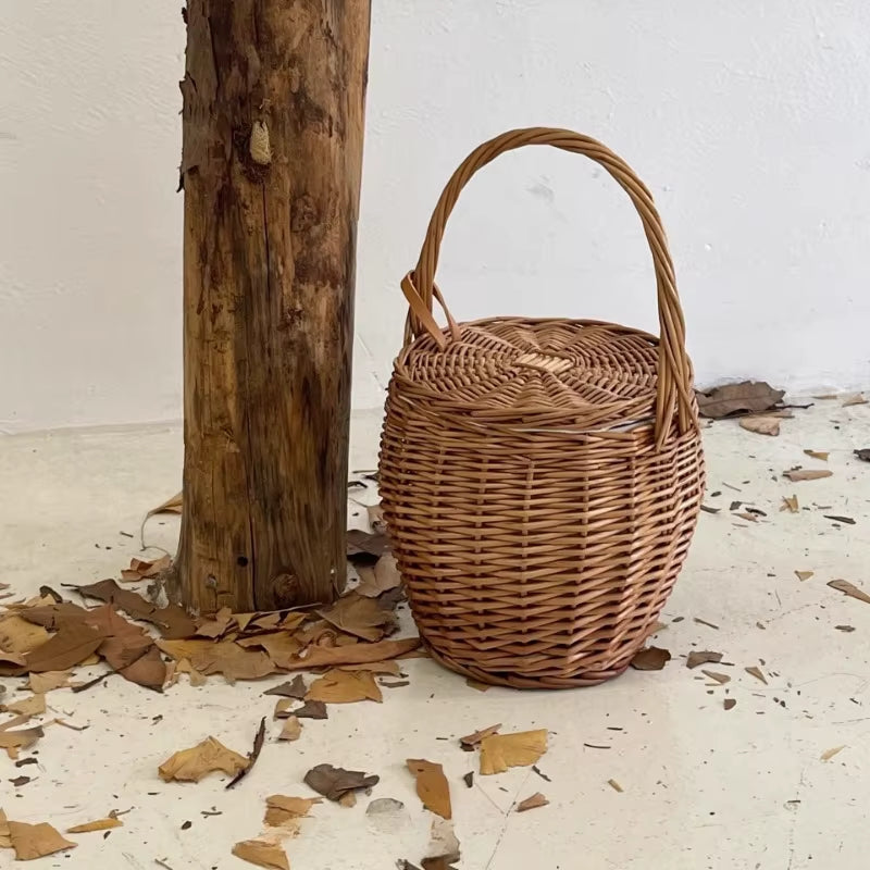 Lucie – Große Bucket-Tasche mit Geflecht-Design