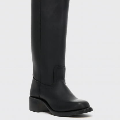 Cora – Knöchelhohe Stiefel mit Blockabsatz und Rundspitze