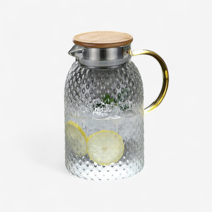 VeraGlass – Strukturierte Glaskaraffe mit Bambusdeckel