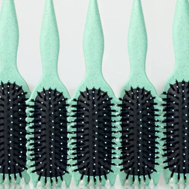 CurlNova – 3-in-1-Stylingbürste für Lockendefinition, Abteilen und glattes Finish