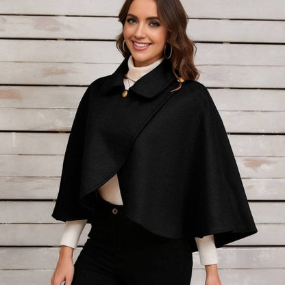 Sarah – Kurzer Poncho-Mantel mit Reverskragen und Knöpfen