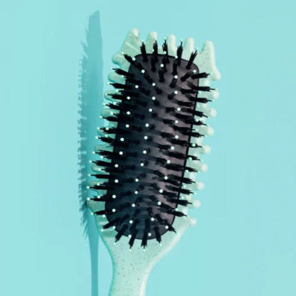 CurlNova – 3-in-1-Stylingbürste für Lockendefinition, Abteilen und glattes Finish