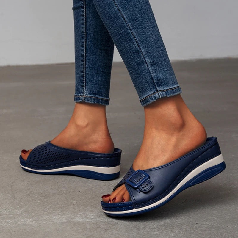 Donna – Verstellbare Sandalen mit rutschfester Sohle