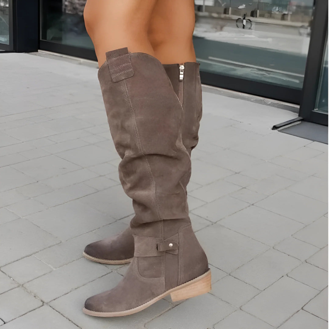 Selvaya – Stiefeletten mit umgeschlagenem Schaft und breitem Absatz