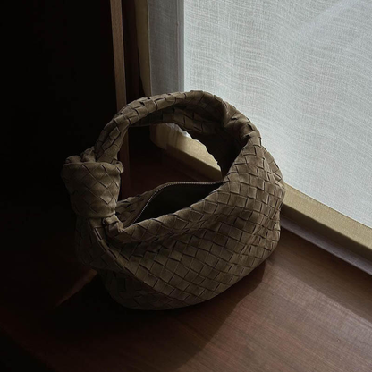 Elora – Mini-Suede-Tasche mit geflochtenem Knotendesign