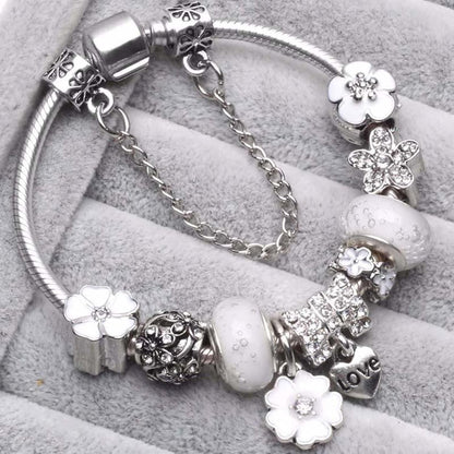 LunaBloom – Silbernes Blumen Charm Armband mit verstellbarer Passform