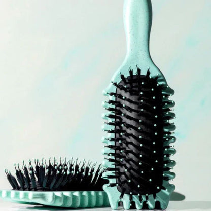 CurlNova – 3-in-1-Stylingbürste für Lockendefinition, Abteilen und glattes Finish