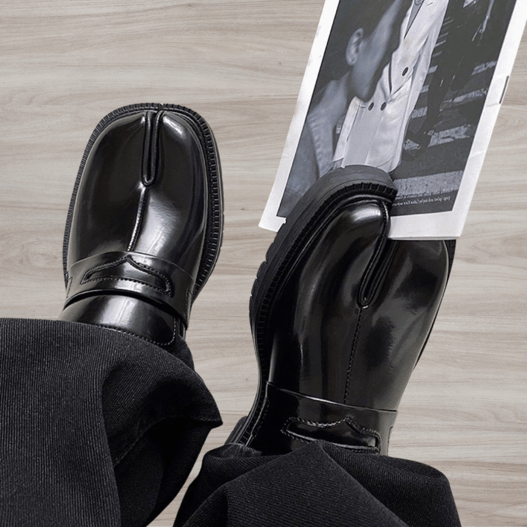 Arturo – Getrenntzehen-Schuhe mit Schnürdesign