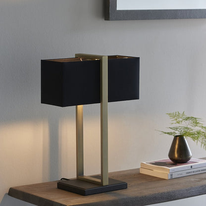 BrassTone – LED-Tischlampe mit rechteckigem Schirm