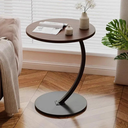 TableNest – Kleiner Couchtisch mit kompaktem Runddesign