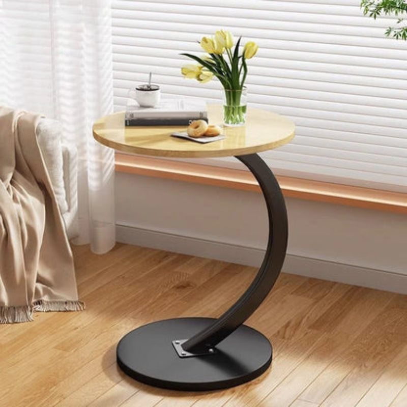 TableNest – Kleiner Couchtisch mit kompaktem Runddesign