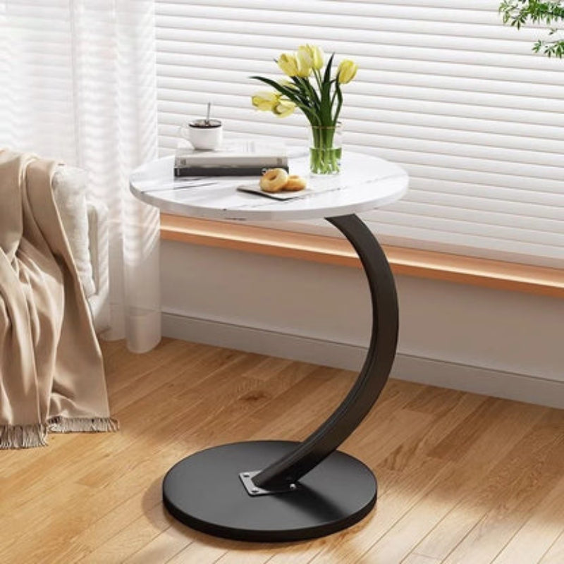 TableNest – Kleiner Couchtisch mit kompaktem Runddesign
