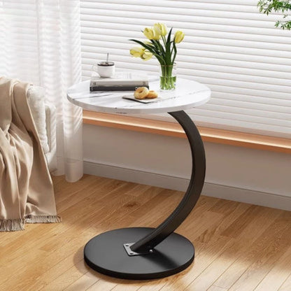 TableNest – Kleiner Couchtisch mit kompaktem Runddesign