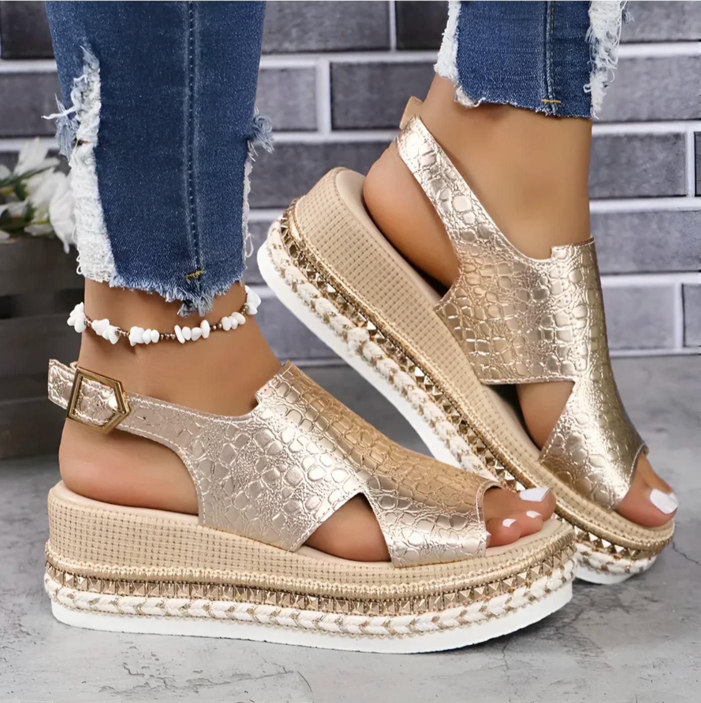 Novira – Sandalen mit klobiger Sohle und verstellbaren Riemen